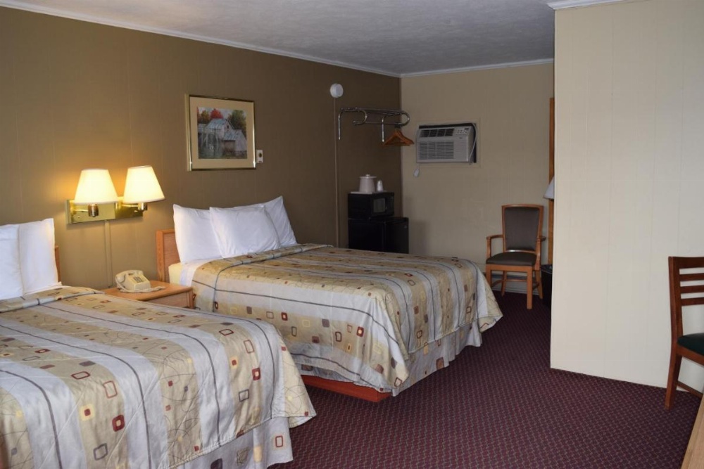 Economy Inn Image 11