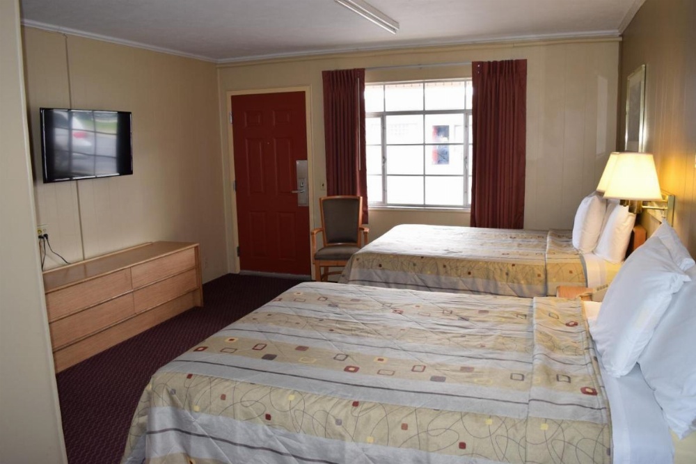 Economy Inn Image 12