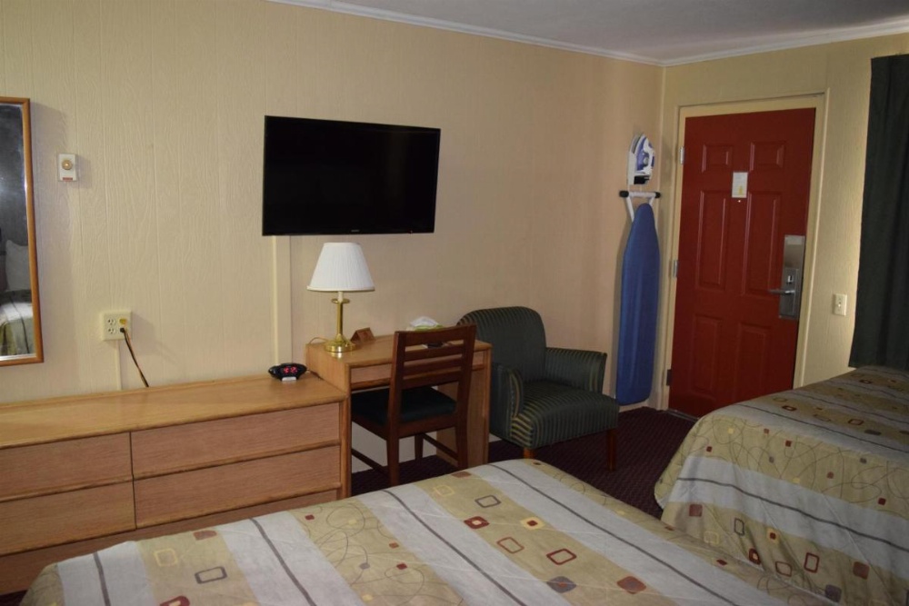Economy Inn Image 17