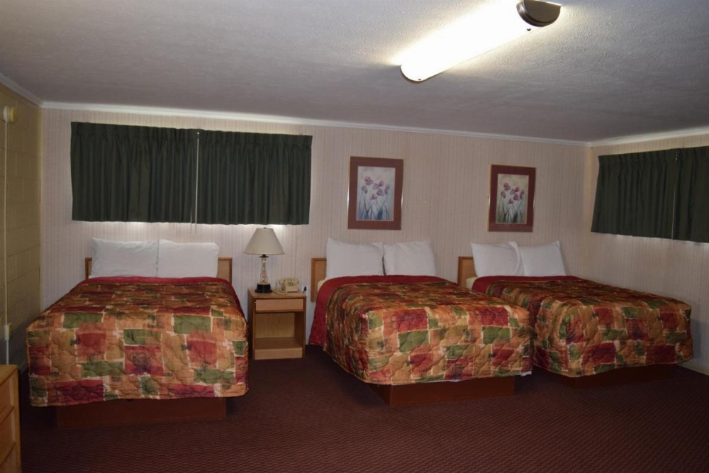 Economy Inn Image 18
