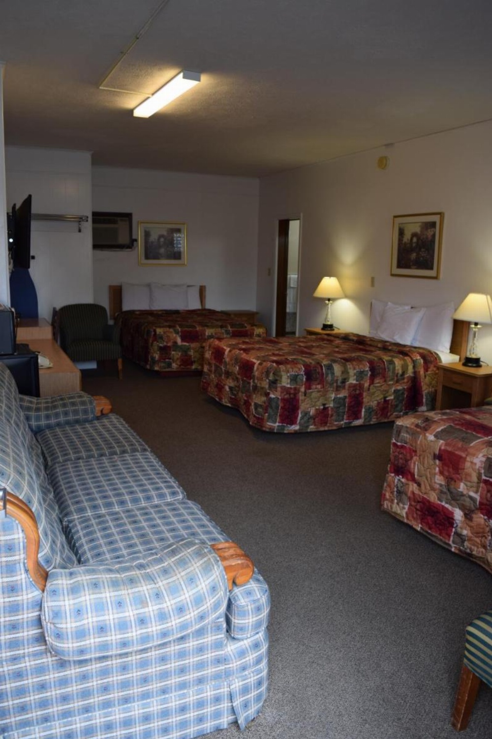 Economy Inn Image 22