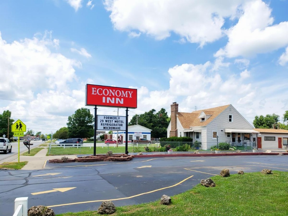 Economy Inn Image 26